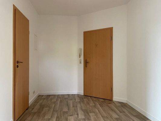 Flur mit Wohnungstür