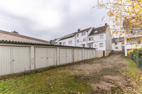 Garagenhof mit 6 Garagen