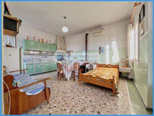 243167d29be94b5c84cc3615857ec158-original