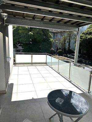 Balkon teilweise mit Überdachung.JPG