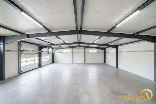 Halle (innen, ausgeräumt)