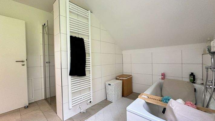 Bad mit Handtuchheizkörper