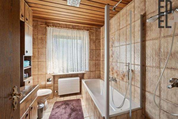 Badezimmer EG Zweifamilienhaus