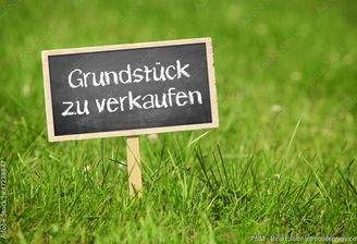 grundstück 000_F_47238847_ty2iAU6OhA8exrsSm3YRaace5d8ue7sN