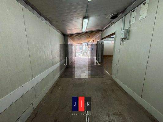 Halle Innenansicht 6