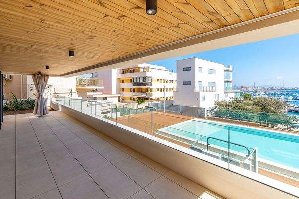 Große Terrasse mit Meerblick 