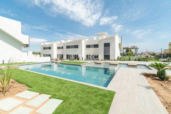 Contemporary Apartments near Amenities in Los Altos Torrevieja