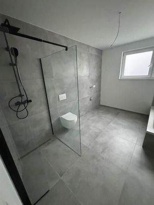 31 Impressionen aus den Wohnungen Bädern Balkonen