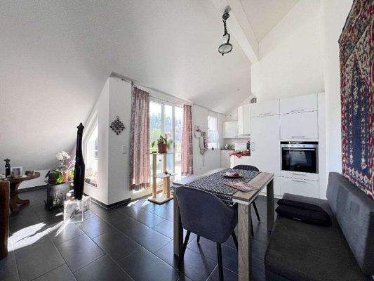 Hell und großzügig