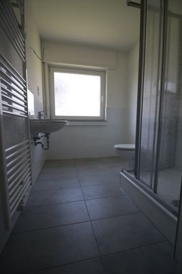 Tageslichtbad mit Dusche