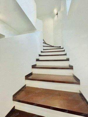 Treppe ins Obergeschoss