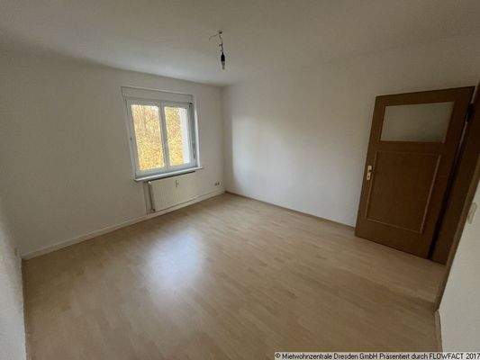 Zimmer - 3 Zimmer mit Balkon