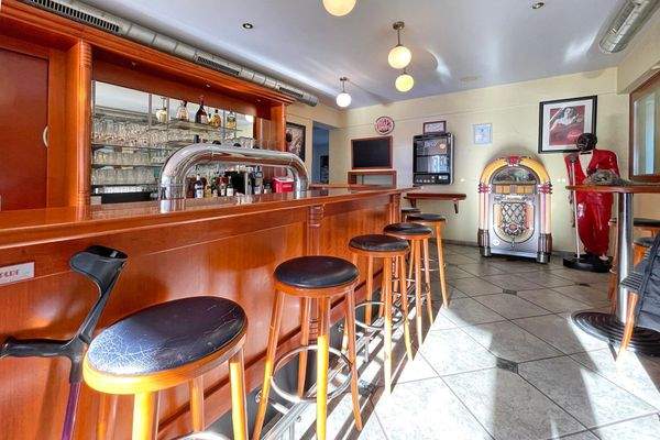 Theken- und Barbereich