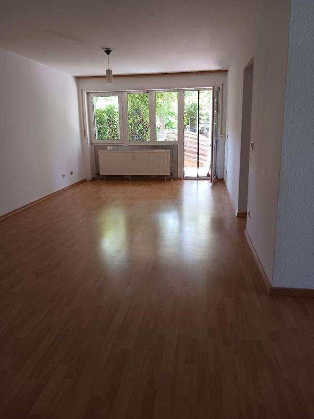 Helle 2-Zimmer-Wohnung mit Terrasse und kleinem Gartenanteil in Büchenbach, Donato-Polli-Str. - Photo 1