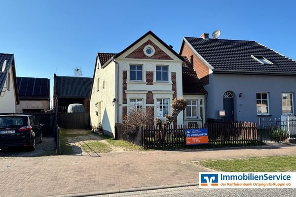 Straßenansicht