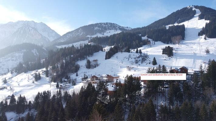 Schilifte ca. 800 m entfernt