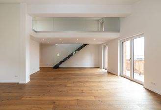 Wohnzimmer mit Galerie