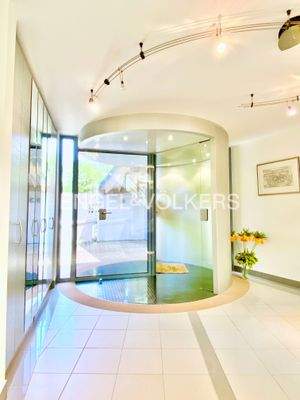 EG: Exklusiver Eingangsbereich