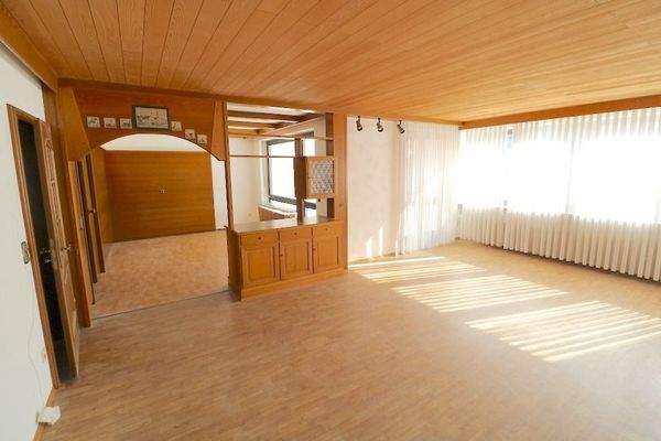 Wohnzimmer zum Esszimmer