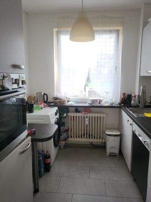 Küche mit großem Fenster