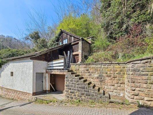 Nebengebäude mit Schuppen 