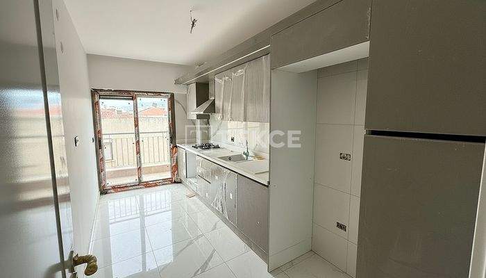 New Apartments Near Metro and Coast in İzmir Karşıyaka