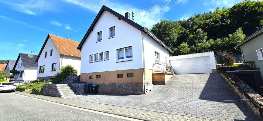 Frontansicht Garagenseite