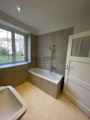 Musterfliesen Badezimmer DG