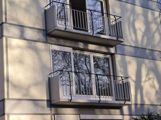 Balkon Richtung Sonne.jpg