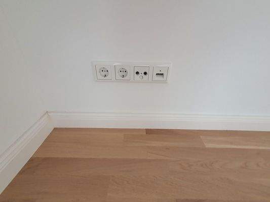 Medienanschlüsse im Zimmer