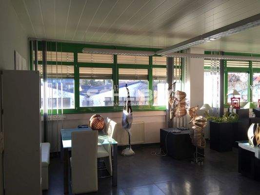 große Ausstellungsfläche