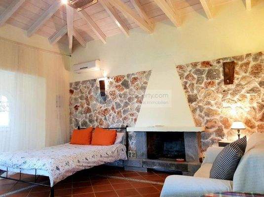 16101c0b6e944e6399bb236dc549a0e0-original