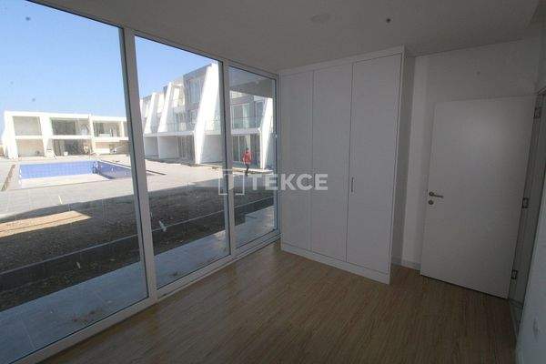 Centrally Located Apartments in a Complex with Pool in Girne