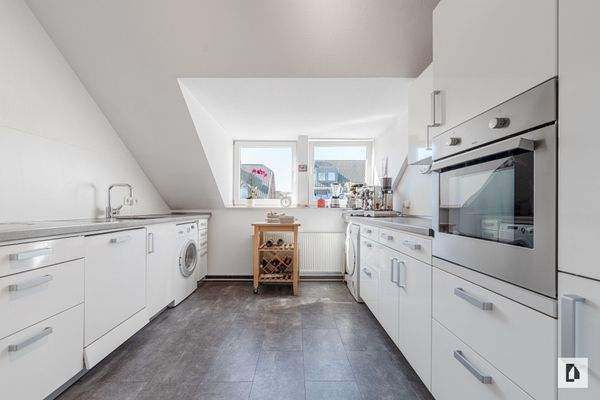 Küche mit Einbauküche