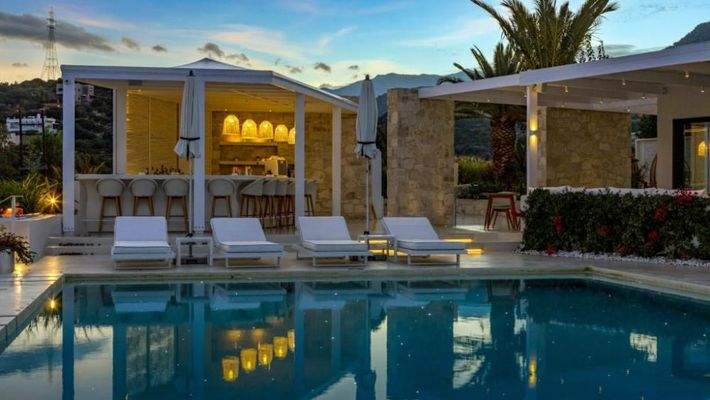 Kreta, Agios Nikolaos: Deluxe 5* Hotel mit Privatstrand zu verkaufen