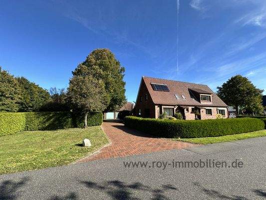 Frontseite linke Auffahrt