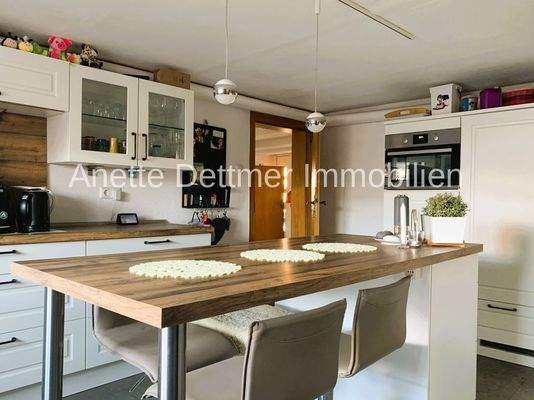 Einbau-Küche nach Maß im EG