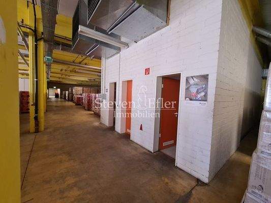 Warmhalle mit Damen- und Herren-WC