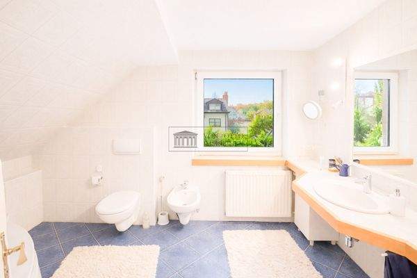 Badezimmer mit Wanne