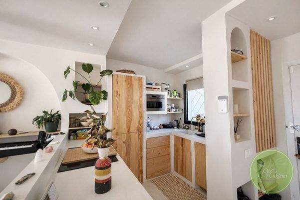 und angrenzender Küche 