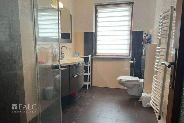 Bad im OG Hinterhaus