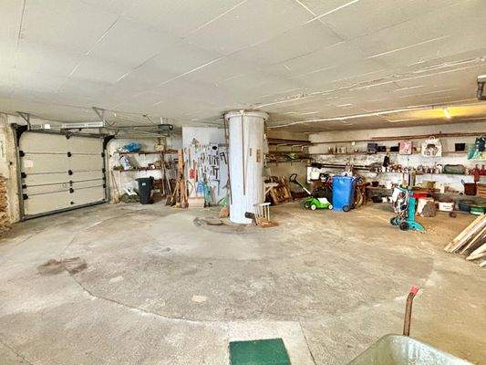 Garage / Werkstatt