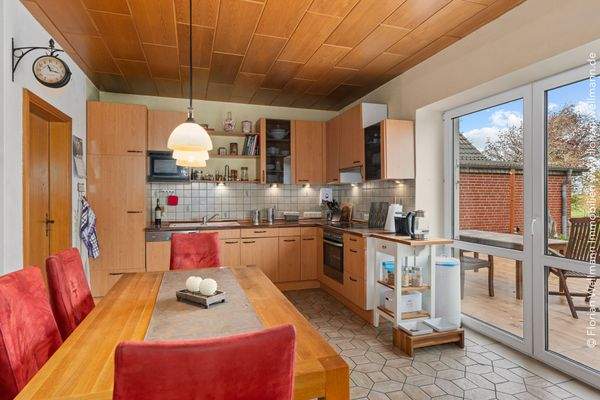 ... mit Zugang zur Terrasse ...