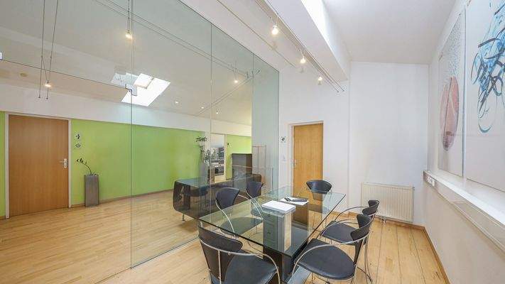 KITZIMMO-Dachgeschoss-Büro mit genehmigter Erweiterung kaufen - Immobilien Kitzbühel.