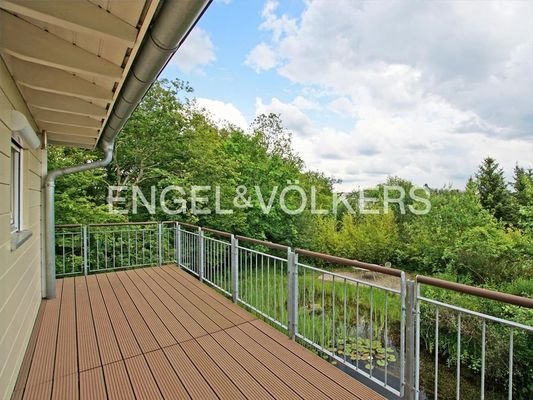 Blick vom Balkon in die Natur
