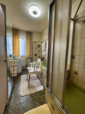 Tageslicht Dusch-Wannenbad Perspektive 1