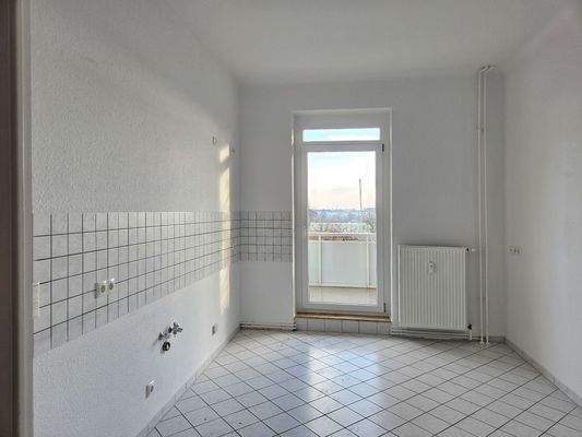 Küche mit Balkon.jpg