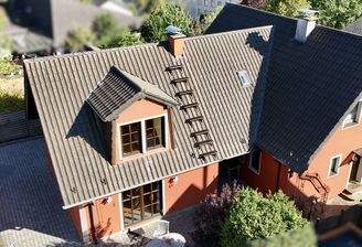 Haus Süd West Seite mit Drohne
