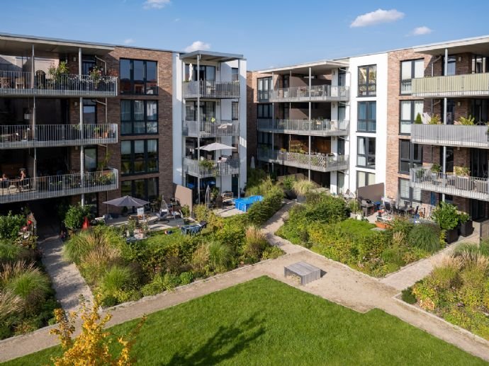 Wohnen im Park - sonnige 3-Zimmer-Wohnung im 3. OG mit Blick ins Grüne