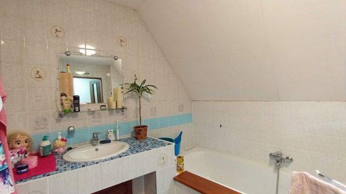 Badezimmer DG Ansicht 2